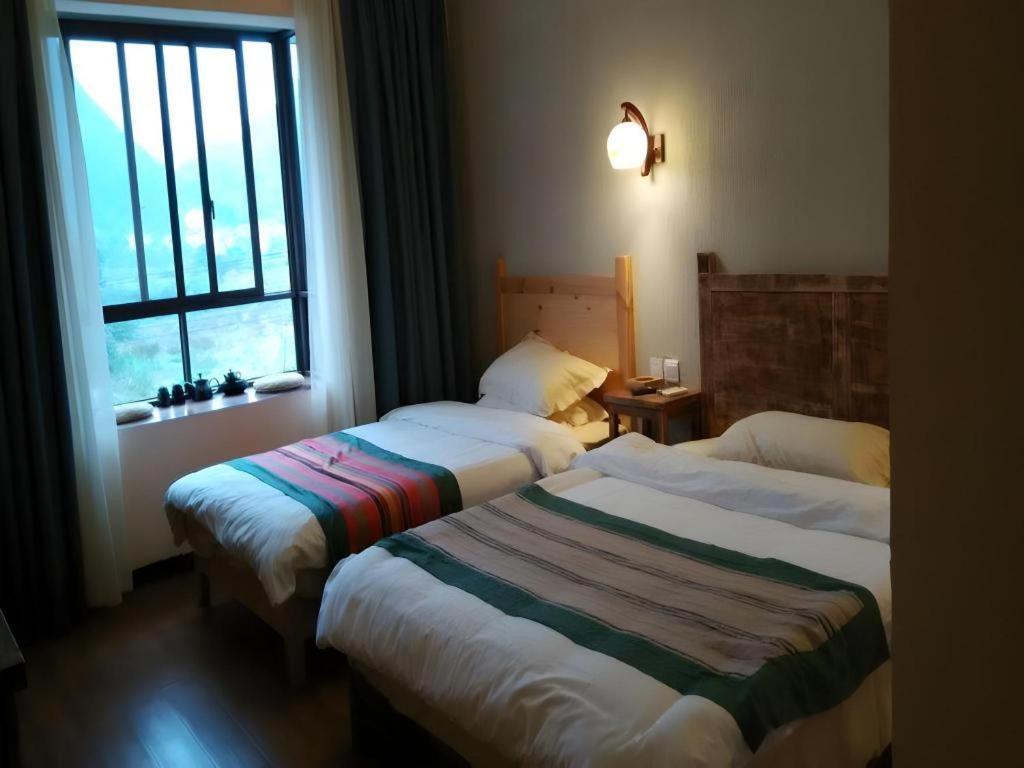 Guilin Lotus Hotel Exterior photo