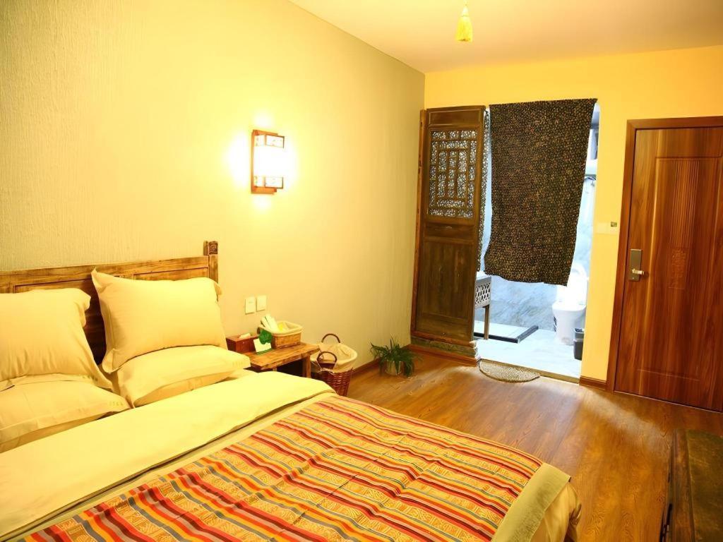 Guilin Lotus Hotel Exterior photo